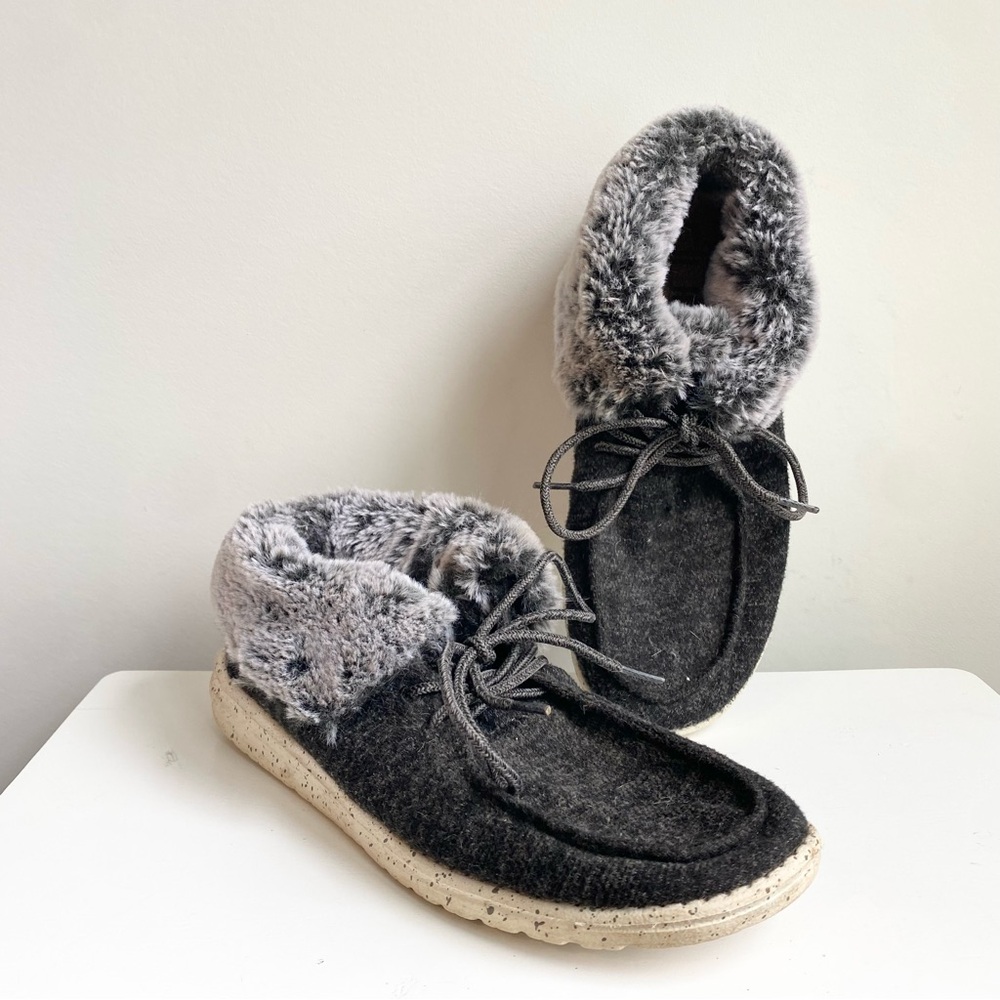 Hey Dude Brit faux fur shoes gray size 8